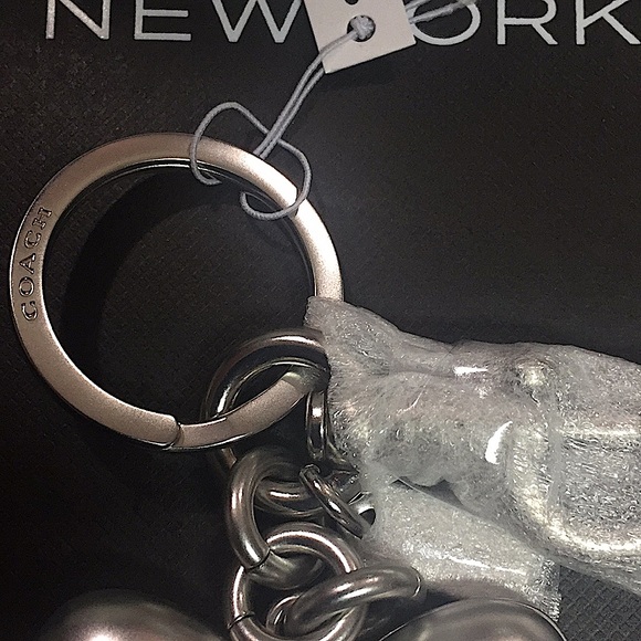 COACH - BUTTERFLY BAG CHARM (NWT) - Picture 4 of 12